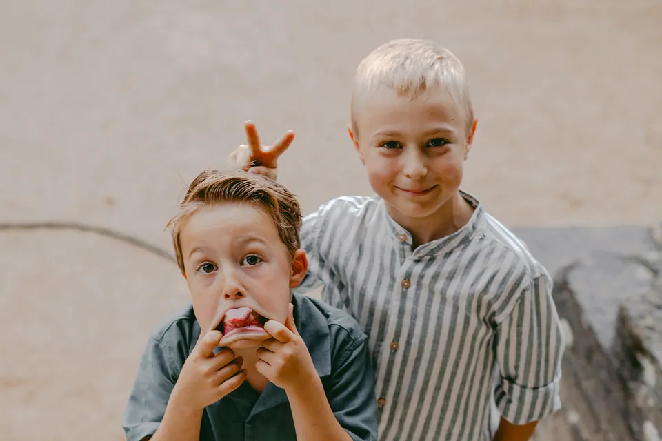 Gezin: Spelen in de abdij, door The Visual Journeys