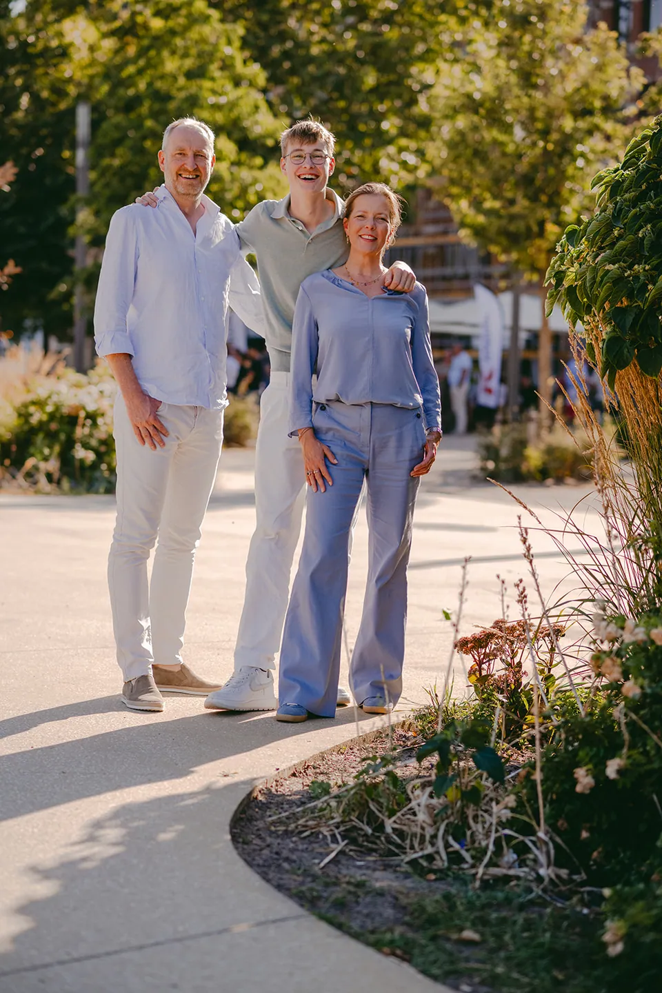 Grote familie: Drie generaties in de stad, door The Visual Journeys