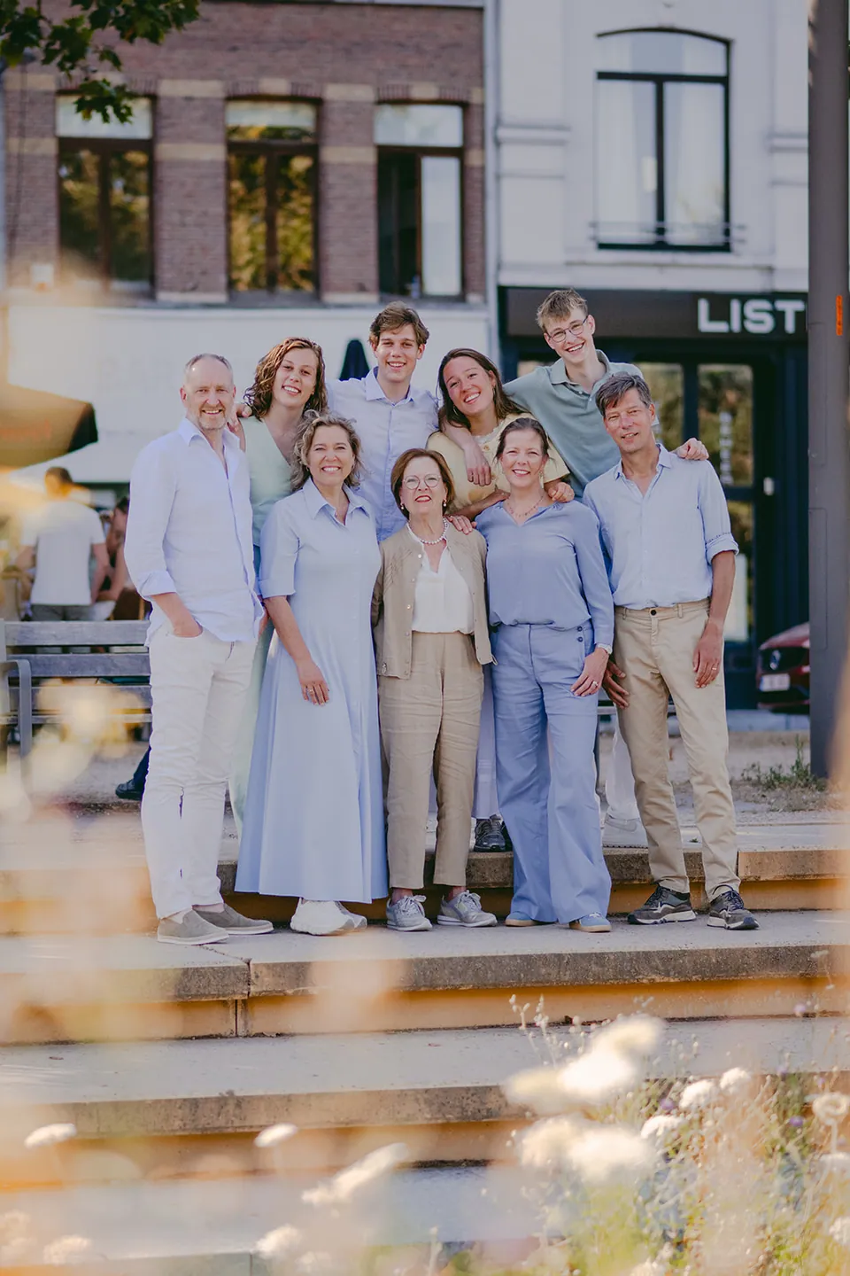 Grote familie: Drie generaties in de stad, door The Visual Journeys