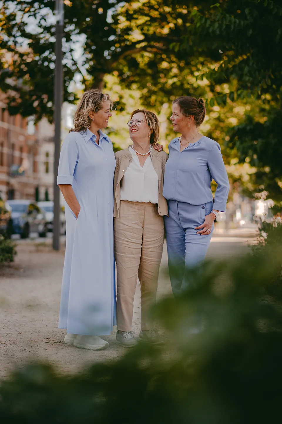 Grote familie: Drie generaties in de stad, door The Visual Journeys