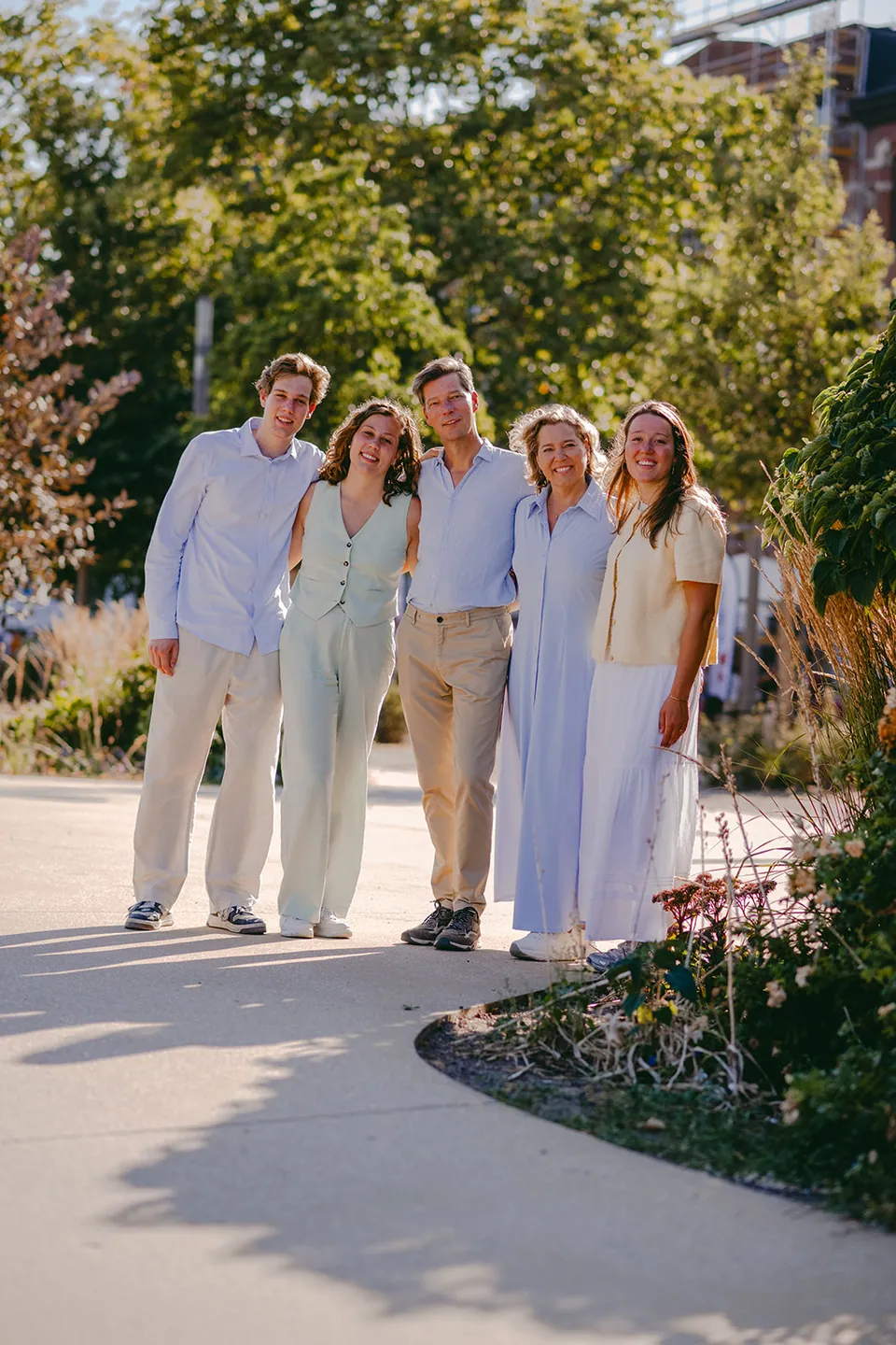 Grote familie: Drie generaties in de stad, door The Visual Journeys